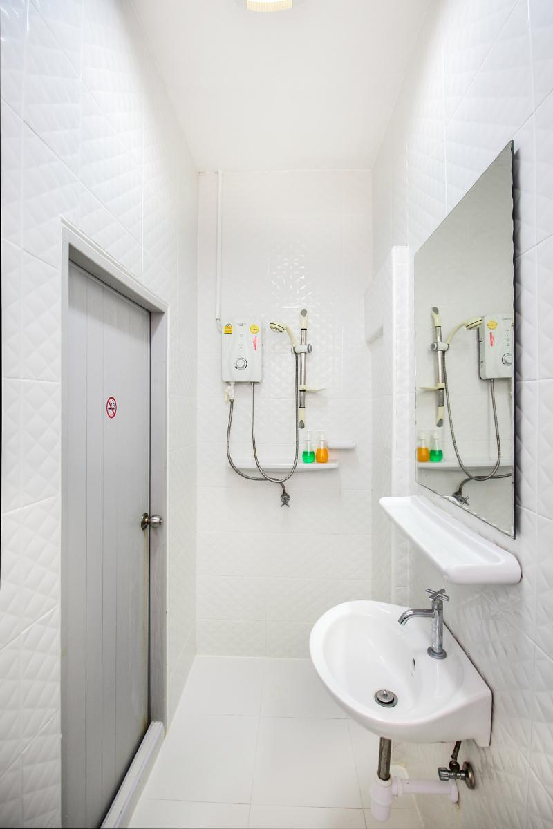 Babo House Bangkok Hotell Exteriör bild
